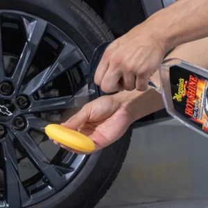 بخاخ ميجوايرز "هوت شاين" للمعان الإطارات الفائق