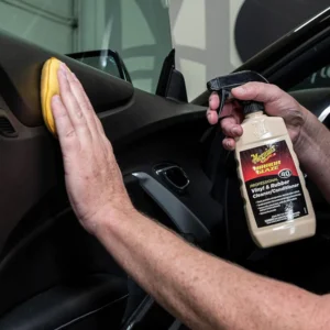 منظف ومرطب الفينيل والمطاط